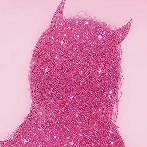 Meet your Posher, Queen